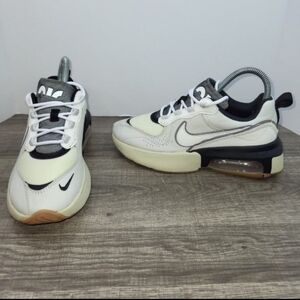 Nike Women's Sneakers in White and Black